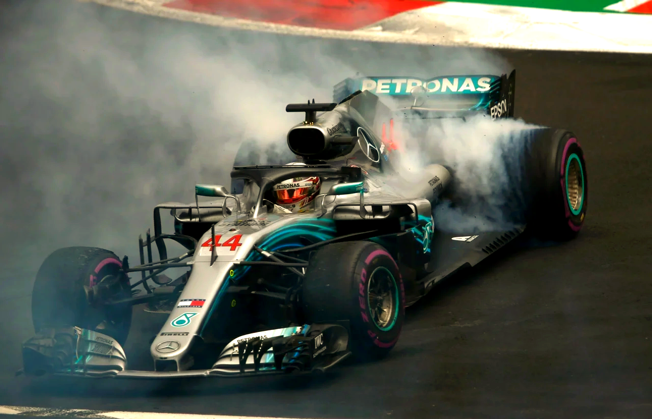 爱游戏体育-索伯车队逆转哈斯车队，汉密尔顿点燃赛场