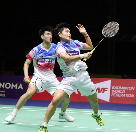 爱游戏下载-日本队轻取印尼队，黄鸭组合扛起全队