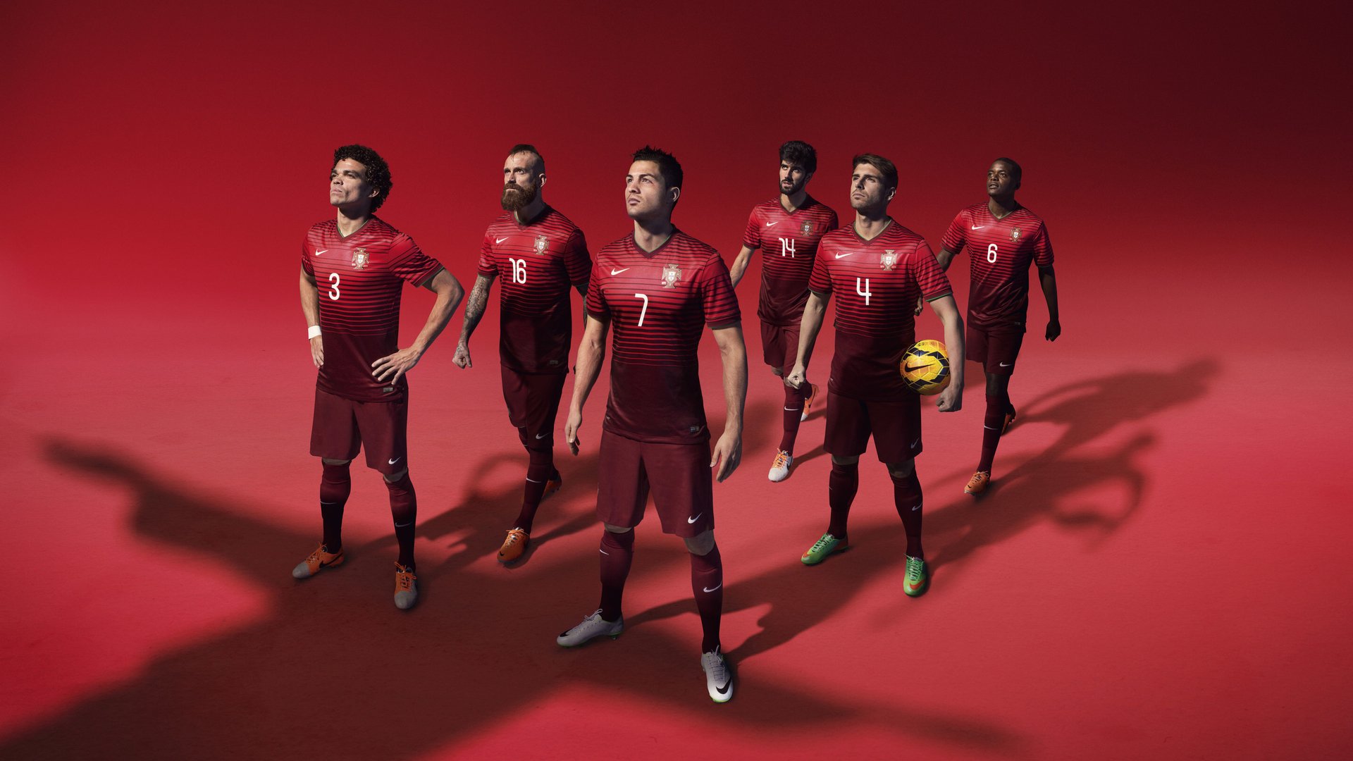 爱游戏入口-F1年度争冠之夜,福登在焦点战证明自己,赛道与绿茵场上的终极对决